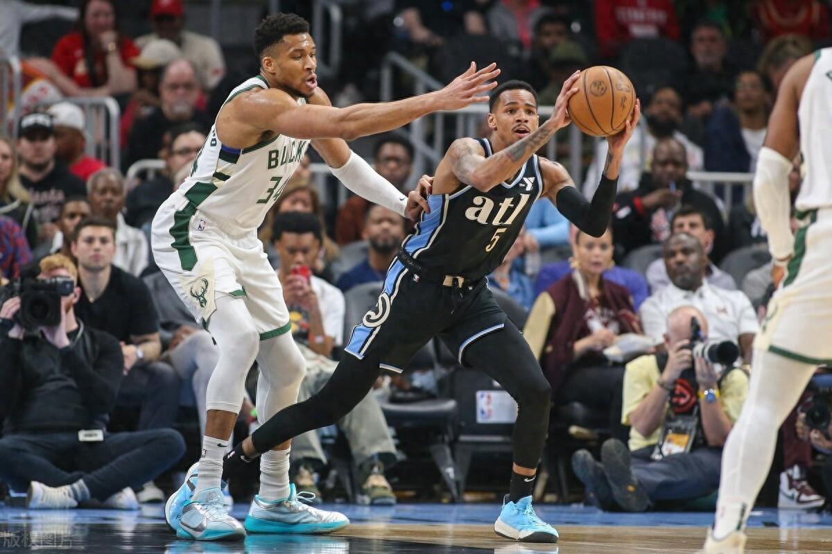 字母哥重要时刻比赛局势复杂,老鹰带队取胜!赢得满堂喝彩 字母哥重要时刻比赛局势复杂,老鹰带队取胜!赢得满堂喝彩